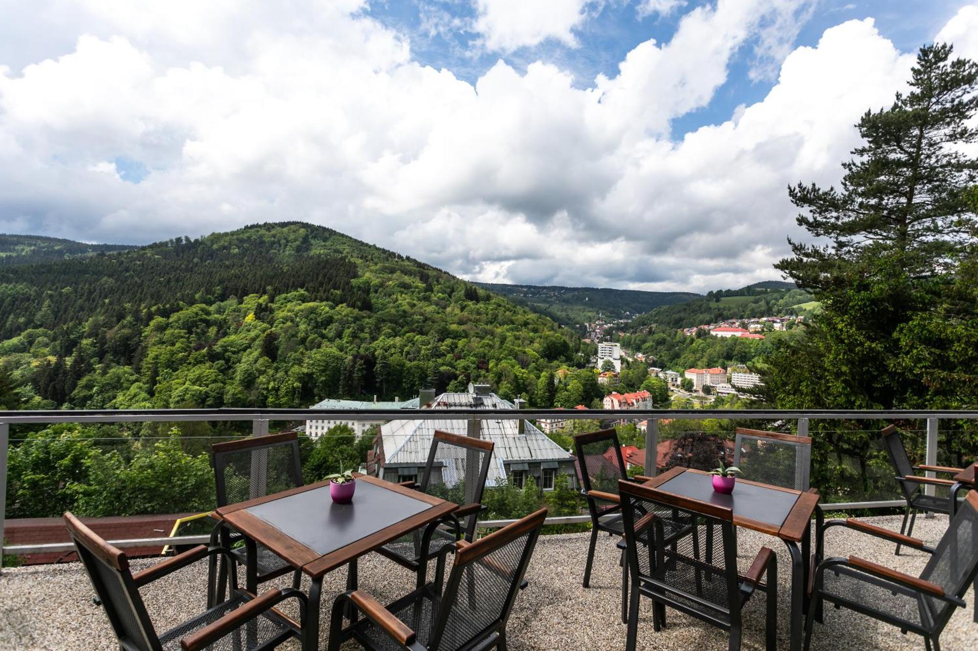 Hotel Panorama Jachymov Luaran gambar