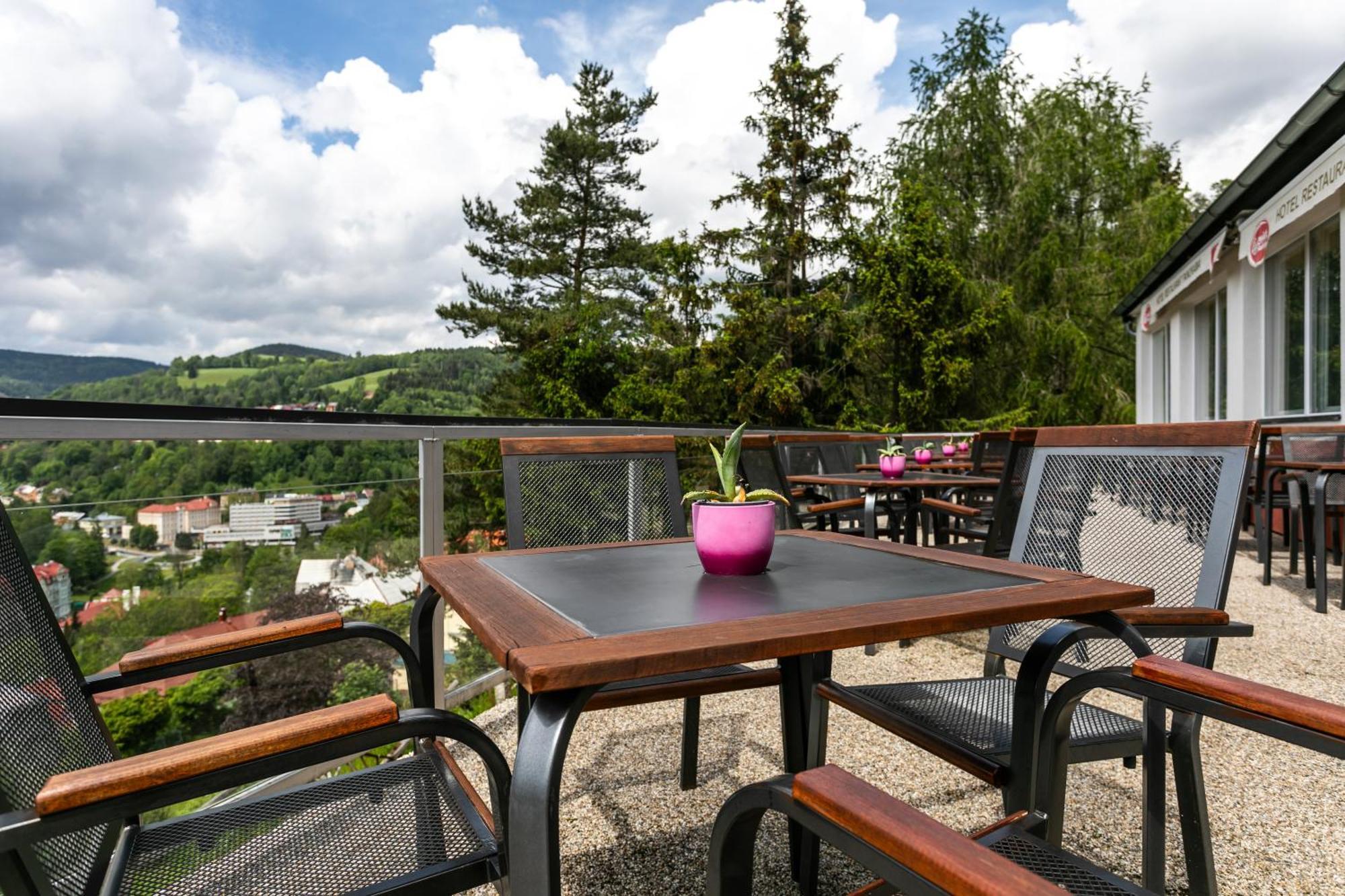 Hotel Panorama Jachymov Luaran gambar